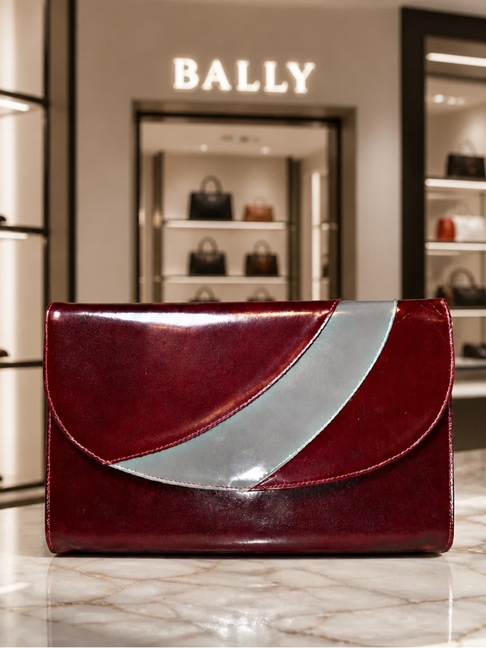 Bally 2-Way Shoulder Bag /
Clutch | Made in Italy |
Burgundy Leather Vintage - Picture 3 of 17